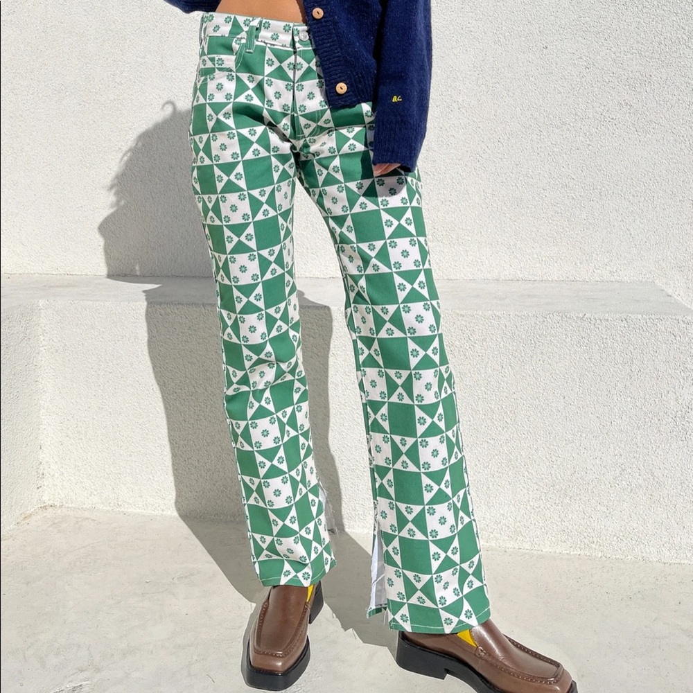 Lisa Says Gah green white checkered floral denim straight leg pants